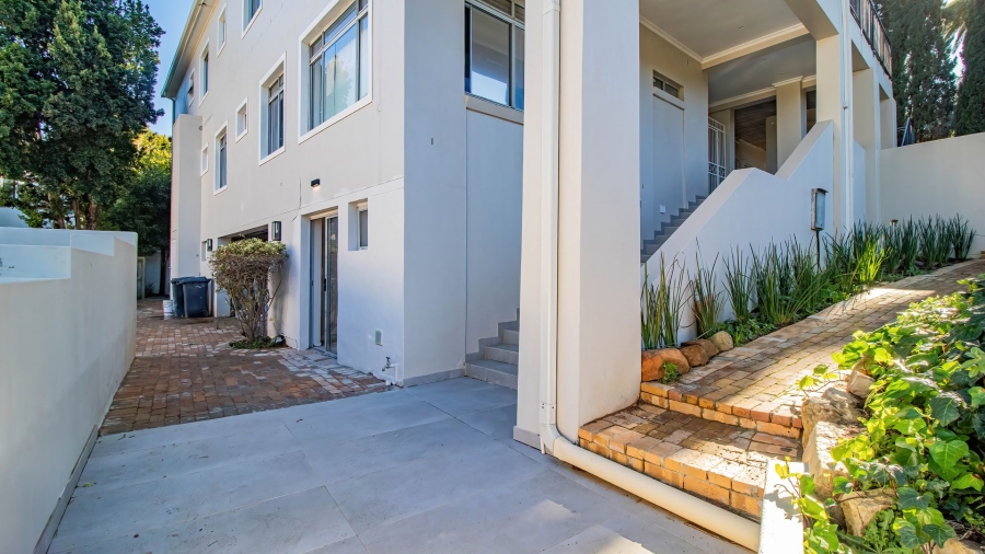 To Let 1 Bedroom Property for Rent in Bishopscourt Western Cape